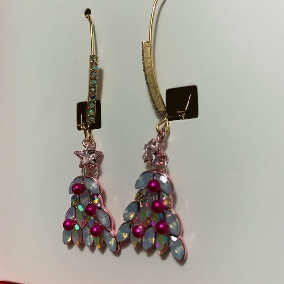 NWT Betsy Johnson Christmas Tree Dangle Earrings - Picture 4 of 4